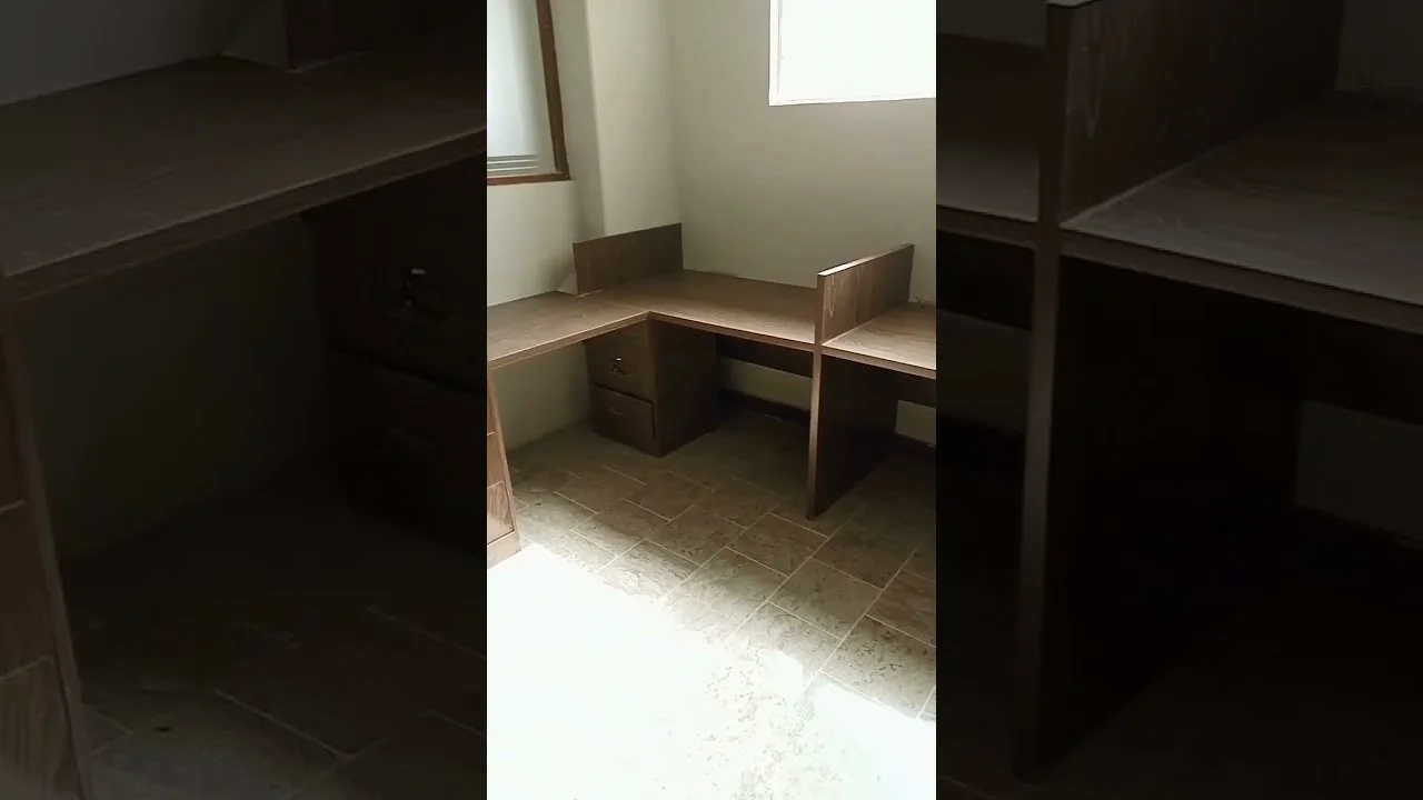 Tủ quần áo gỗ tối màu thiết kế nhiều ngăn