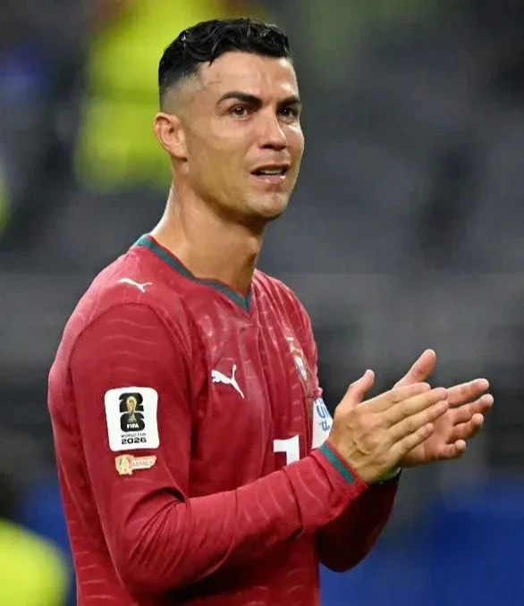 Những người lớn lên cùng... Ronaldo, nghẹn ngào khi thần tượng chia tay World Cup