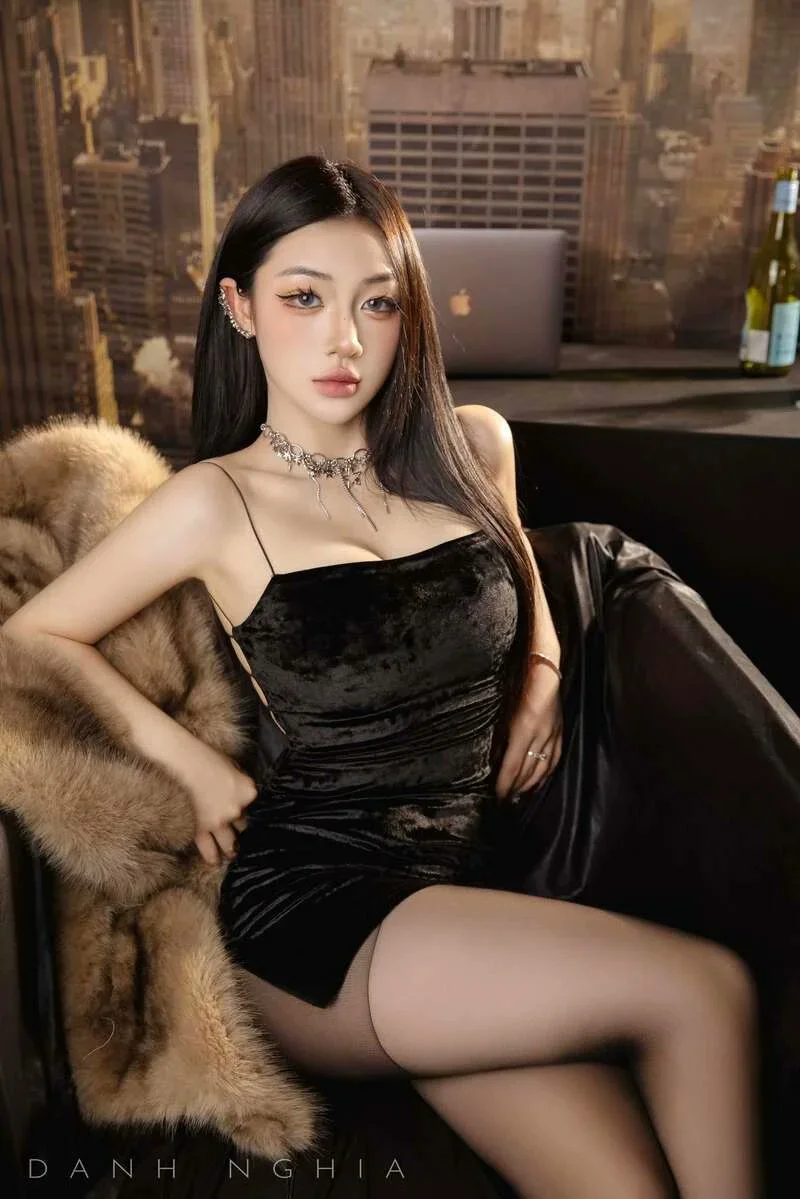 Trần Hà Linh bikini với thần thái cuốn hút khiến bộ ảnh trở nên cực kỳ nổi bật