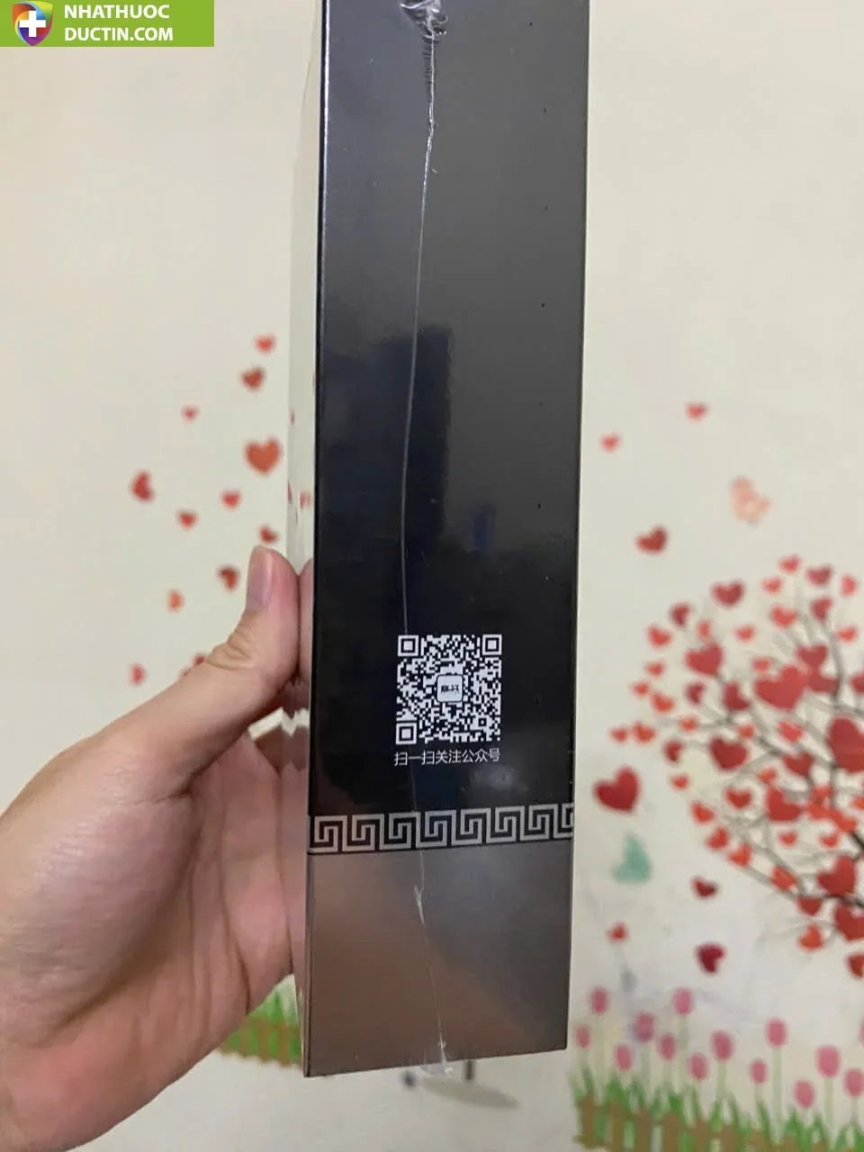 Hộp thuốc tăng kích thước dương vật chính hãng với mã QR kiểm tra thông tin sản phẩm.