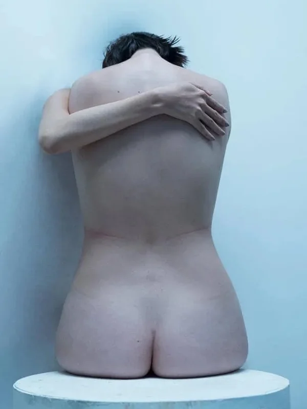 Tư thế tối giản ảnh nude của hải tú