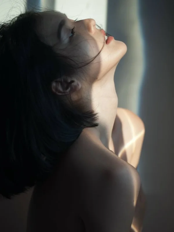 Góc nghiêng gợi cảm hải tú nude