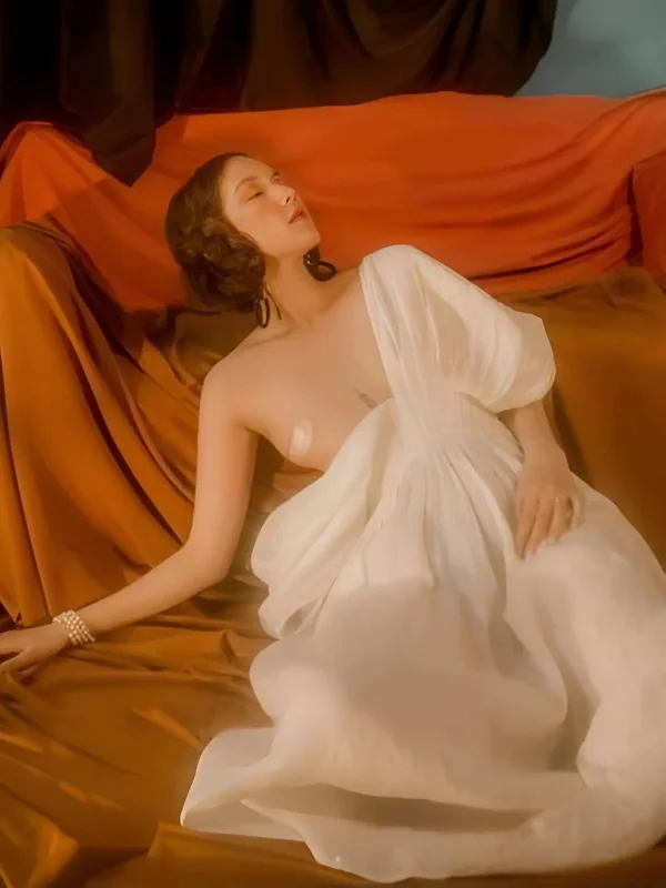 Hải tú nude nghệ thuật trên nền vải