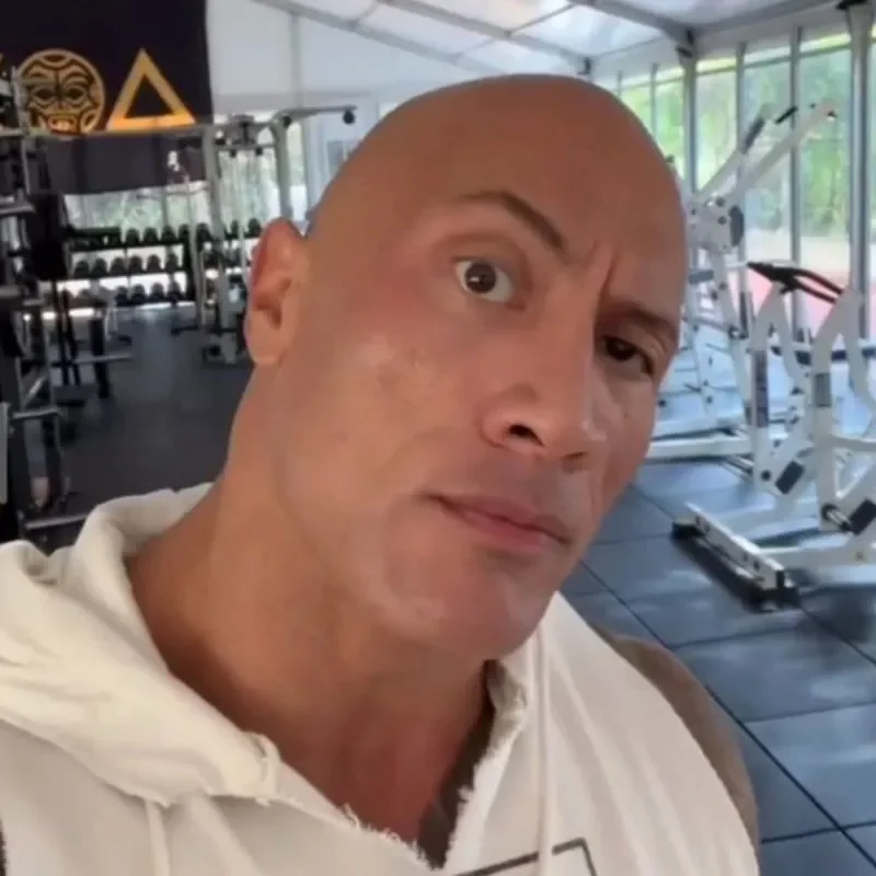 Meme The Rock nhếch lông mày - Dwayne Johnson meme
