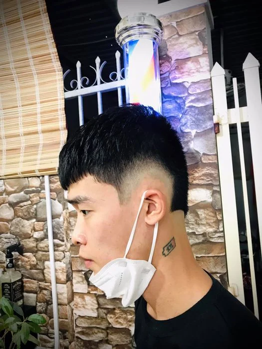 Kiểu tóc layer nam fade sát hai bên