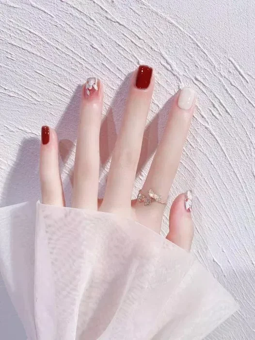 Những thiết kế móng tay thanh lịch và tinh tế nhất dành cho phái đẹp